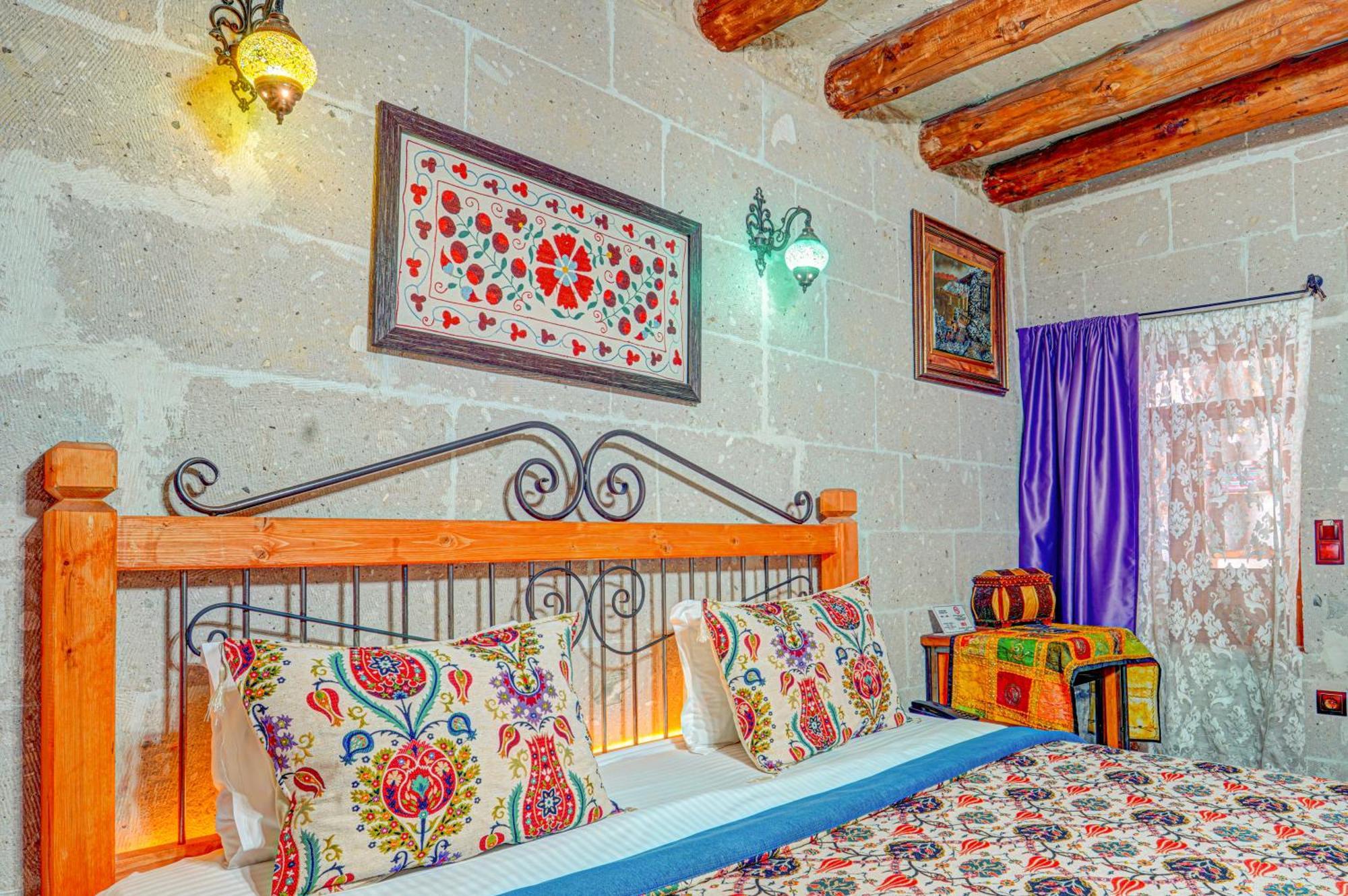 Bed and Breakfast Atax Cave House Аванос Экстерьер фото
