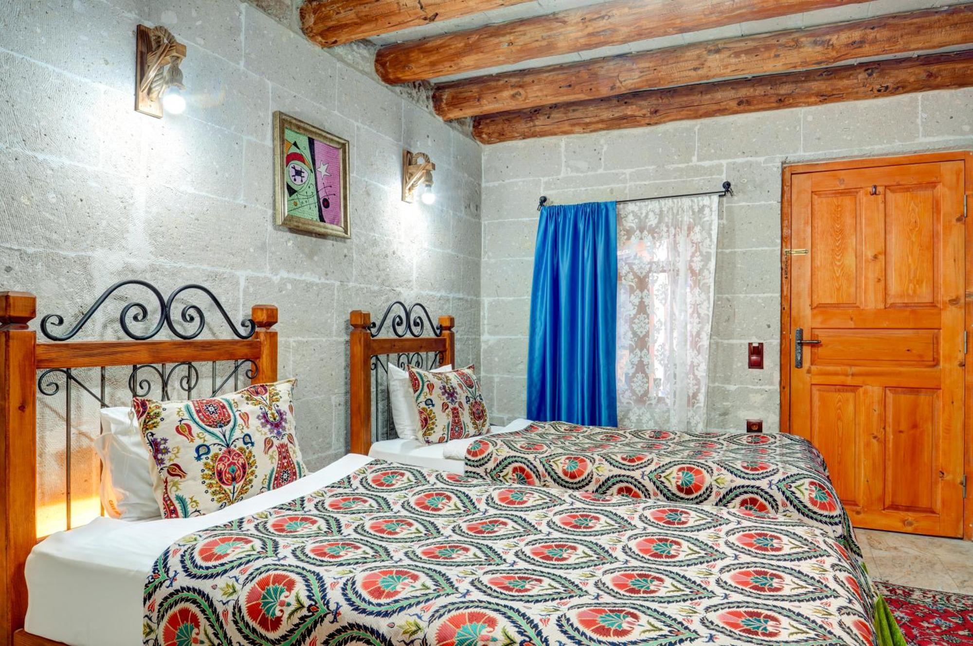 Bed and Breakfast Atax Cave House Аванос Экстерьер фото